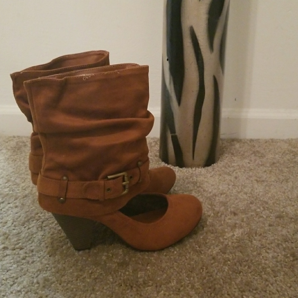 Heels - Picture 3 of 4